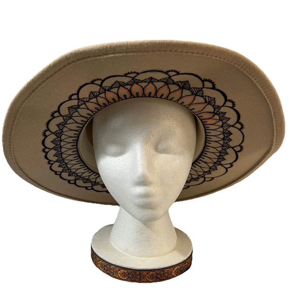 Women's belt hat hand-painted‎ beige